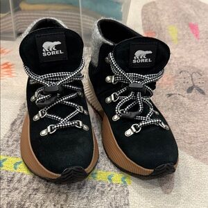 Sorel Out N About waterproof conquest boot